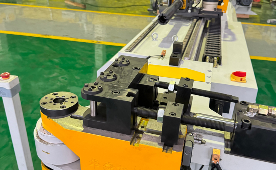 Por que as máquinas curvadoras de tubos CNC são importantes para o design de chassis leves?