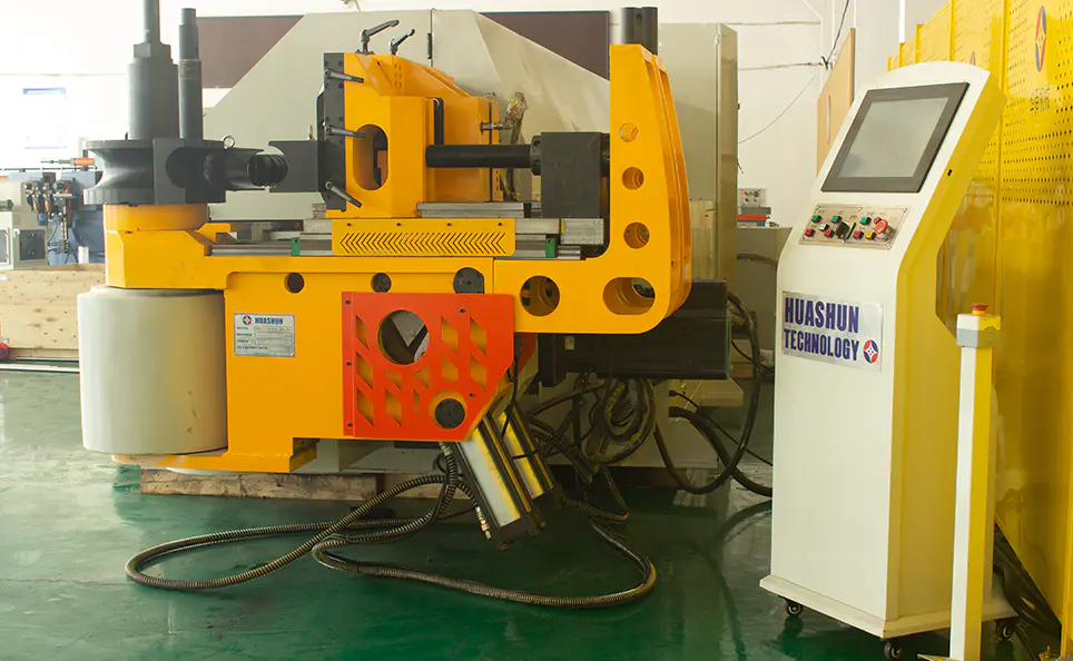 Máquina curvadora de tubo multi-raio totalmente automática série CNC M