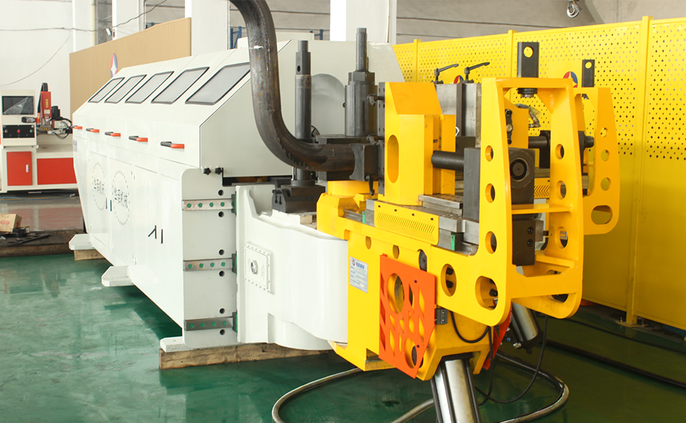 Máquina curvadora de tubo multi-raio totalmente automática série CNC M