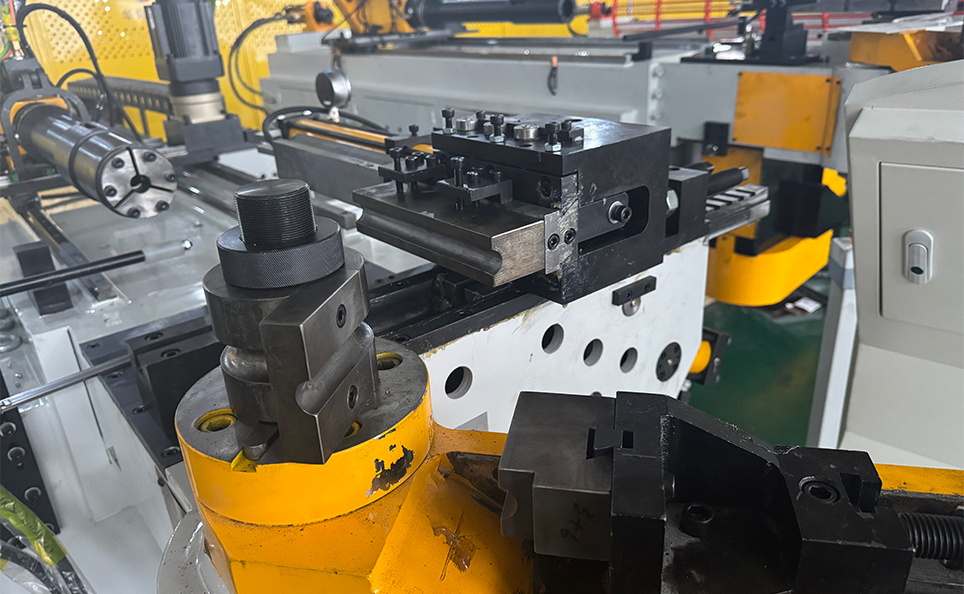 Máquina curvadora de tubos totalmente automática série CNC S com função de simulação opcional Máquina curvadora de tubos totalmente automática série CNC S com função de simulação opcional