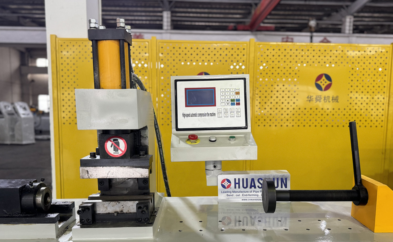 Máquina formadora de extremidade de tubo de cabeça única hidráulica TM60