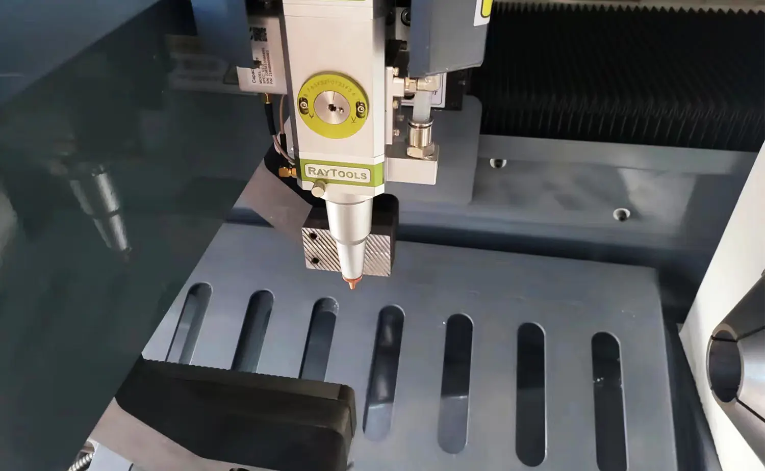 Máquina de corte de tubo a laser de alta precisão MCJG160 Máquina de corte de tubo a laser de alta precisão MCJG160