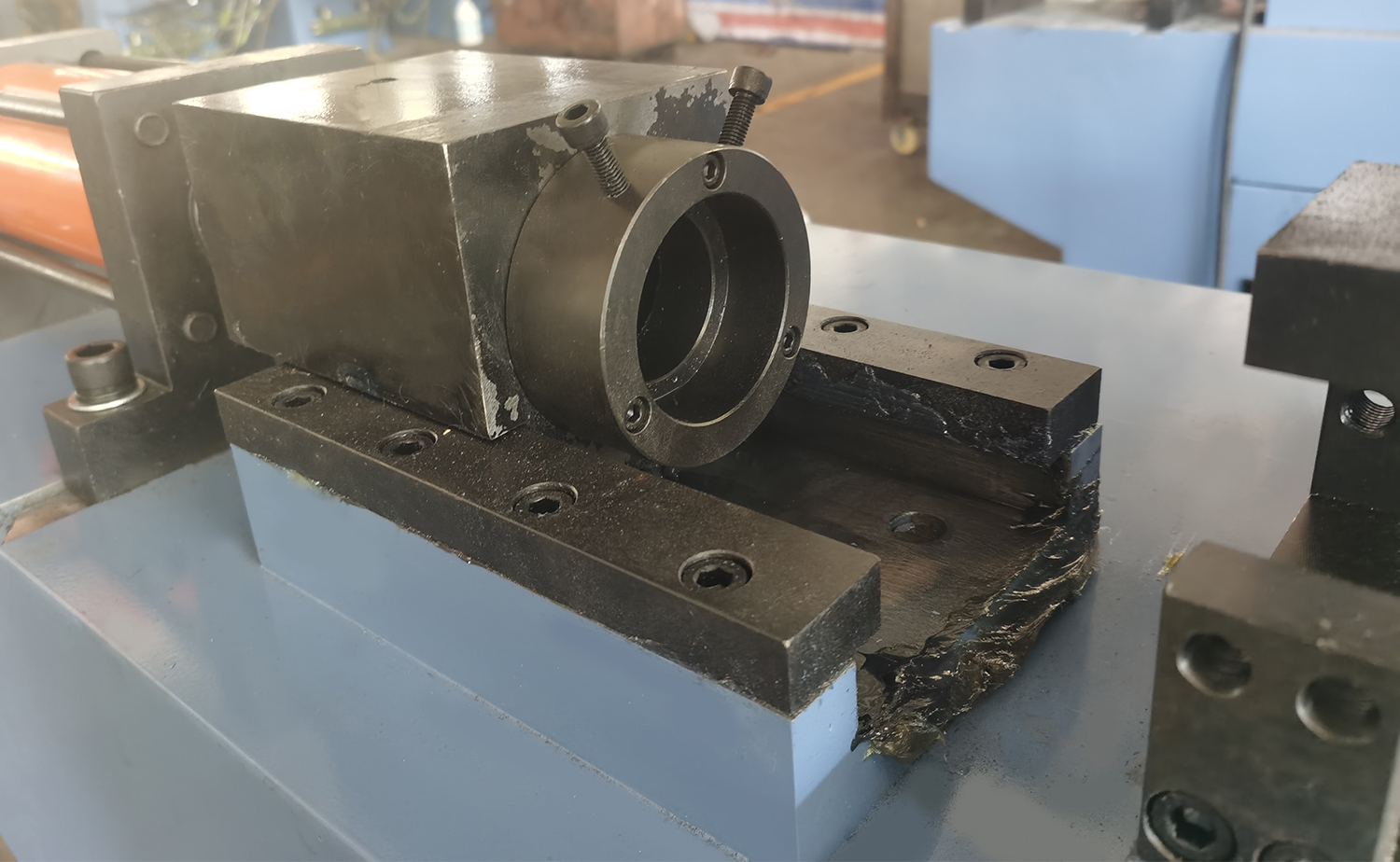 Máquina formadora de extremidade de tubo principal automática de alta eficiência TM40 única Máquina formadora de extremidade de tubo principal automática de alta eficiência TM40 única