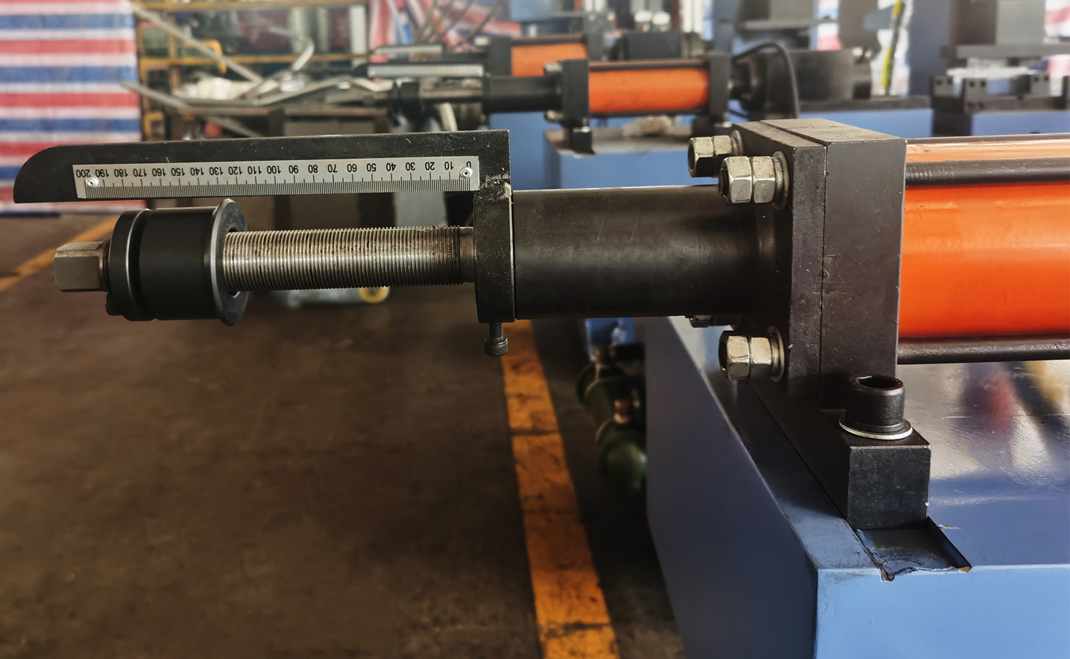 Máquina formadora de extremidade de tubo principal automática de alta eficiência TM40 única Máquina formadora de extremidade de tubo principal automática de alta eficiência TM40 única