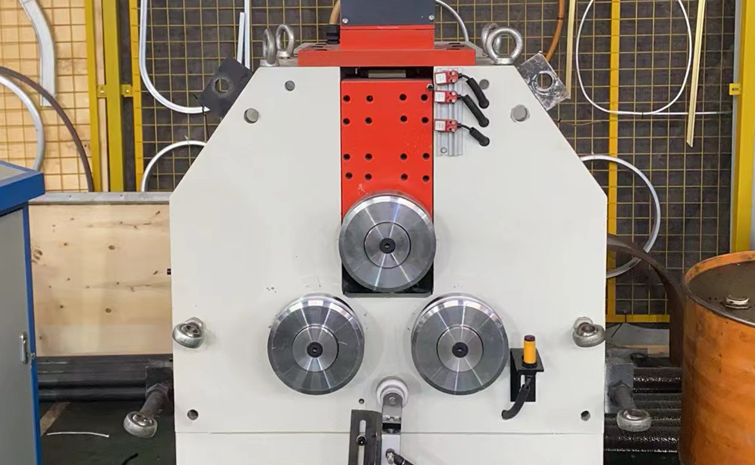 Máquina curvadora de rolos de tubos série CNC para perfis metálicos Máquina curvadora de rolos de tubos série CNC para perfis metálicos