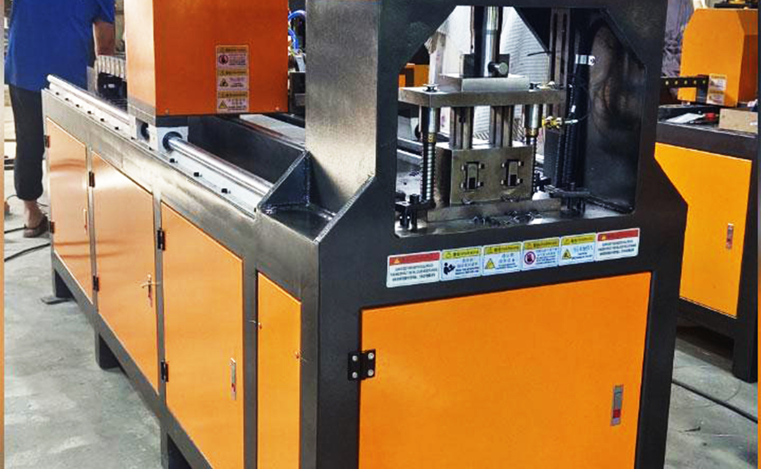 Máquina perfuradora hidráulica automática de cilindro único série CNC Máquina perfuradora hidráulica automática de cilindro único série CNC