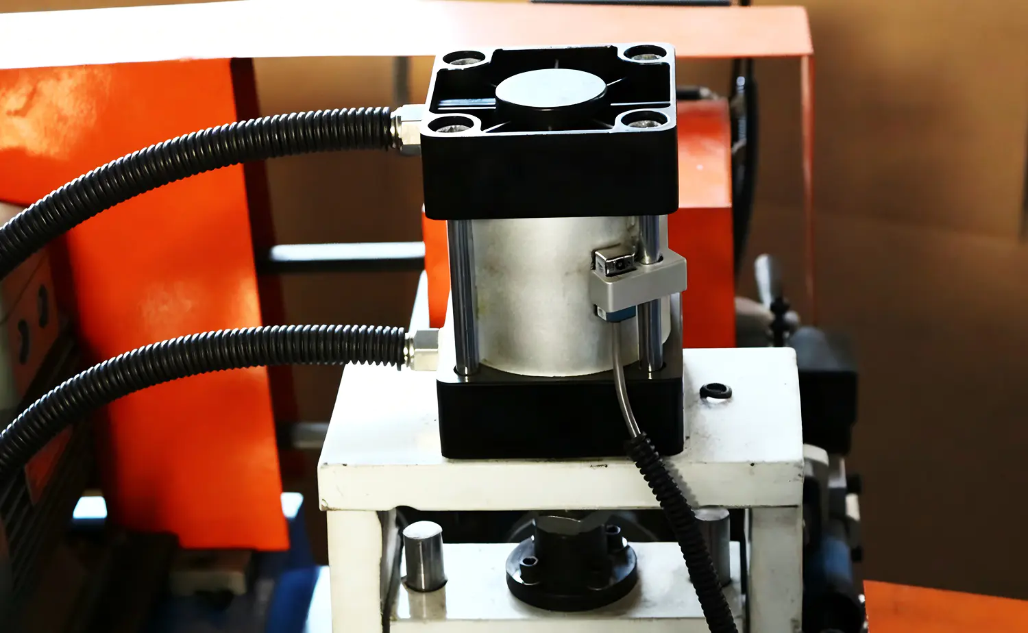 Máquina de chanfrar tubo de cabeça única de alta precisão série EF AC Máquina de chanfrar tubo de cabeça única de alta precisão série EF AC