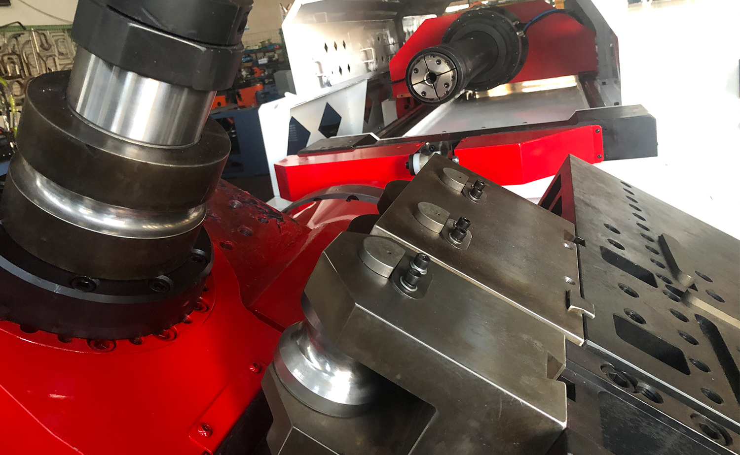 Máquina dobradeira de tubo com cabeça rotativa CNC - bidirecional