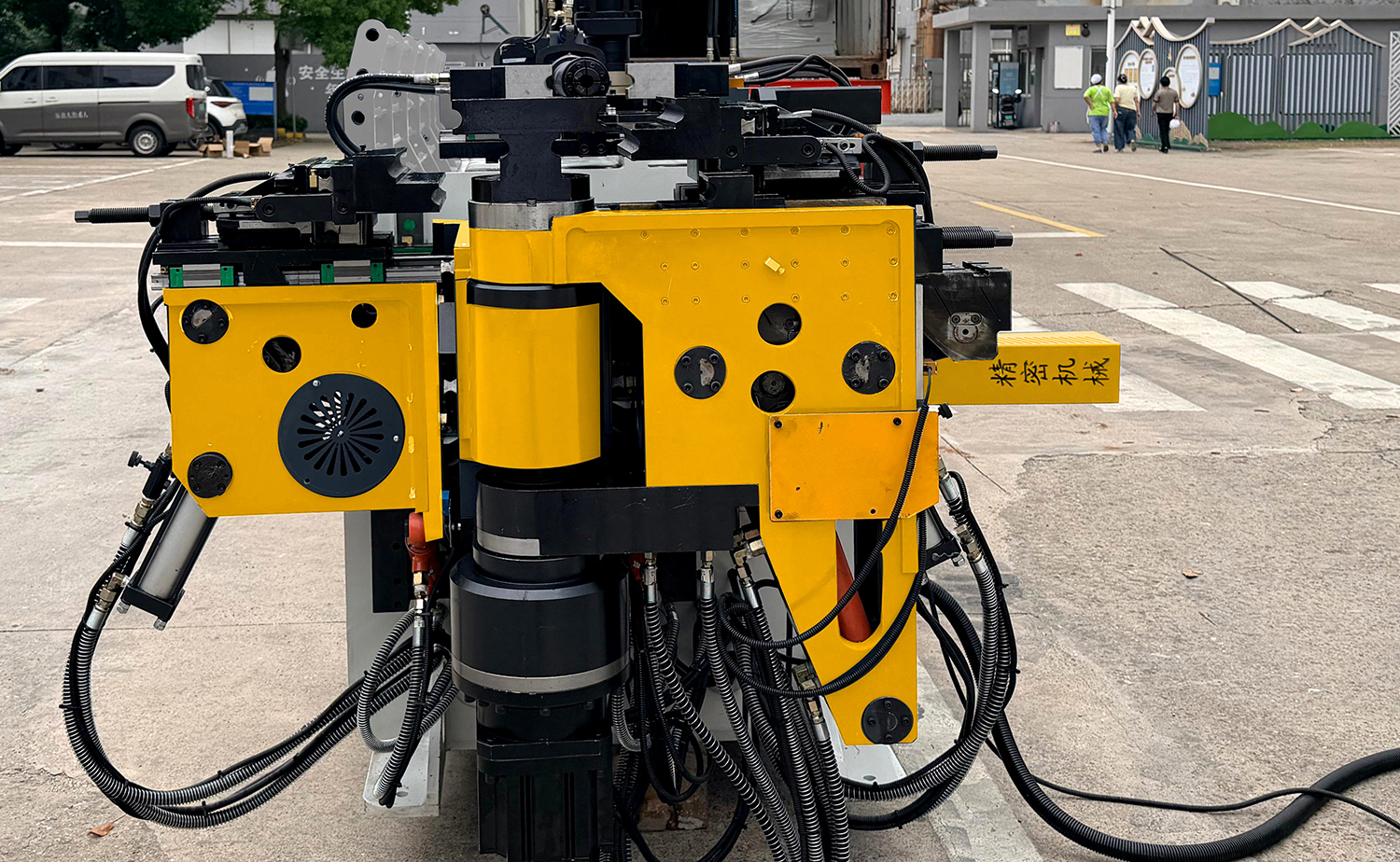 Máquina curvadora de tubos CNC esquerda e direita Máquina curvadora de tubos CNC esquerda e direita