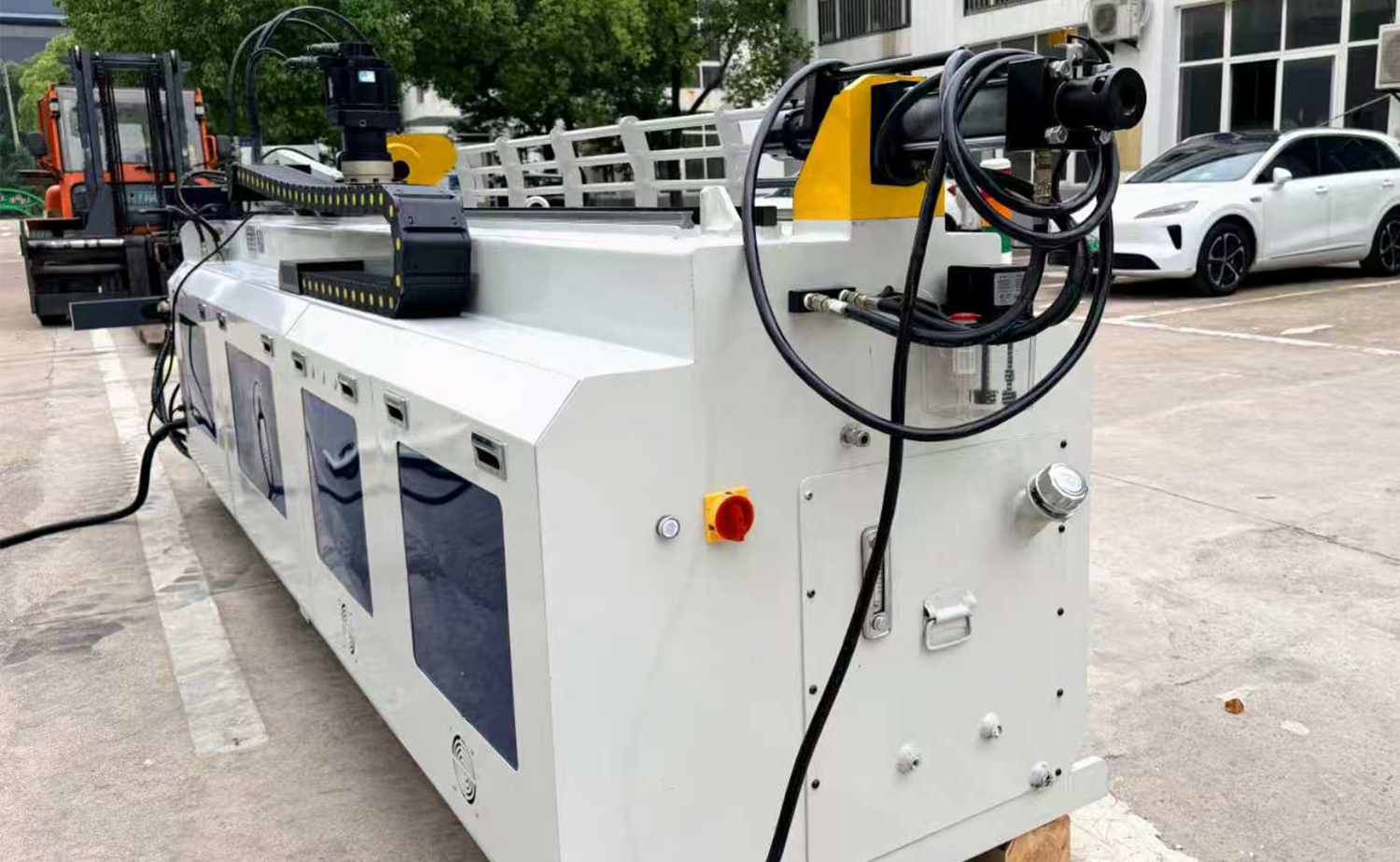 Máquina curvadora de tubos CNC esquerda e direita Máquina curvadora de tubos CNC esquerda e direita
