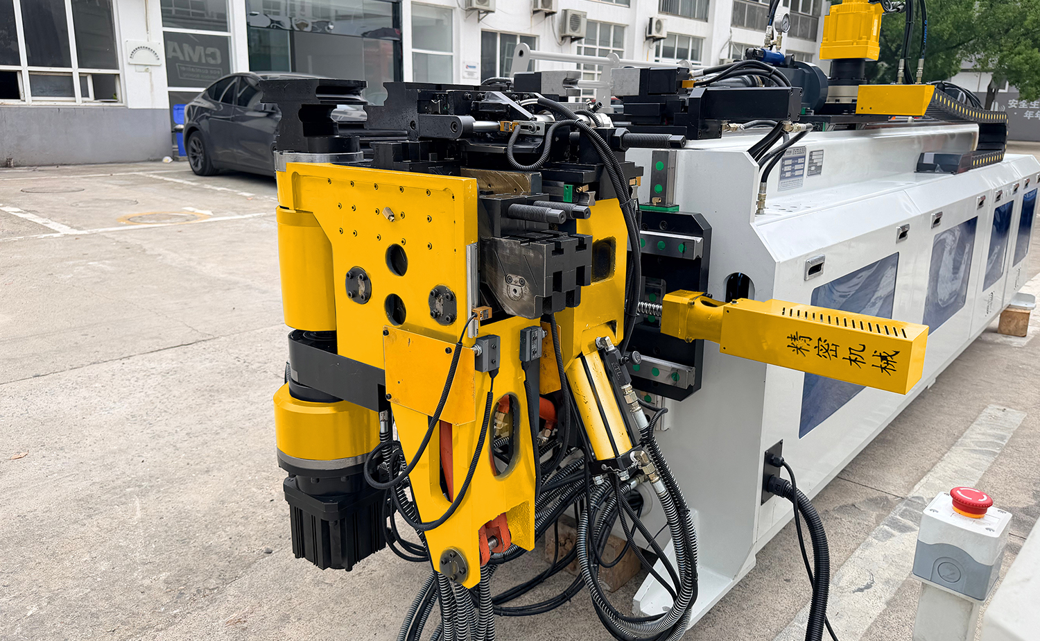 Máquina curvadora de tubos CNC esquerda e direita Máquina curvadora de tubos CNC esquerda e direita